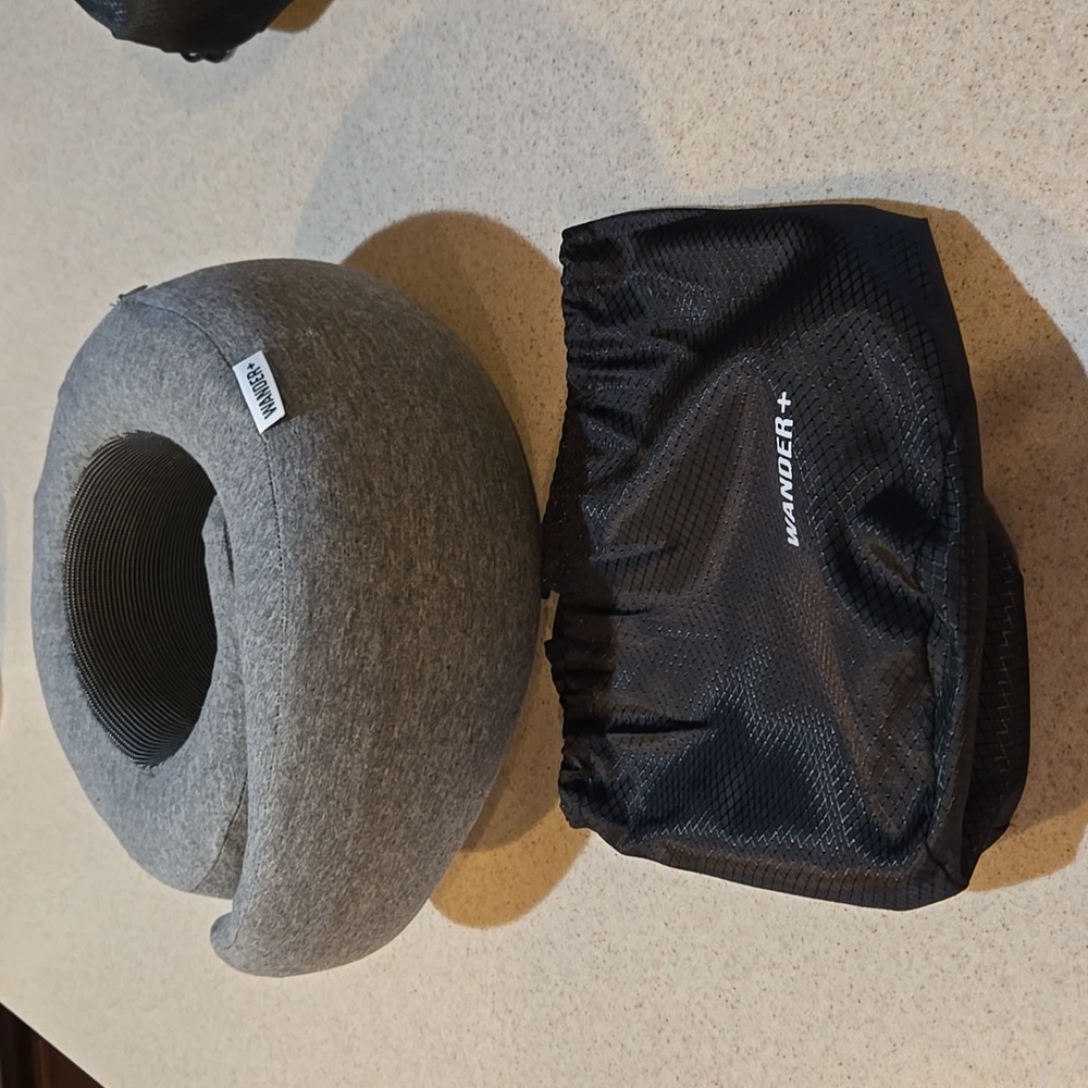 3 wonder neck travel pillows